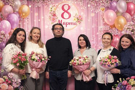 В Стамбуле отметили Международный женский день музыкальной викториной