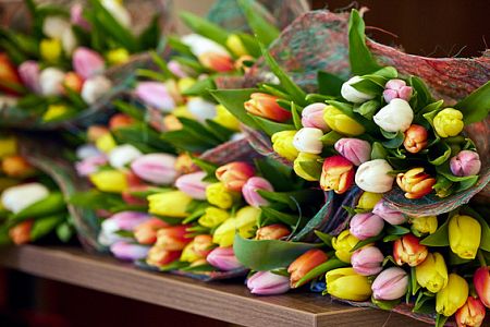 Жителям Ганы рассказали о российских традициях празднования 8 Марта