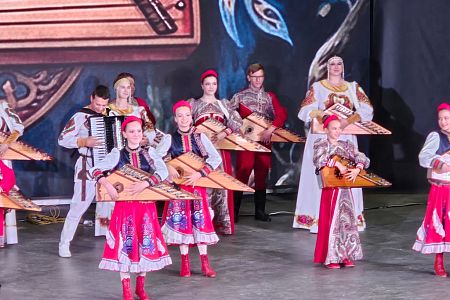 Загадка гуслей: древний русский инструмент вновь завоёвывает сердца