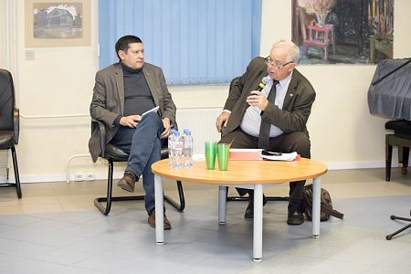 Те, кто хочет, разговаривают