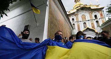 Chronicles of Dark Decade: Ukraine "abolishes" the Orthodox Church