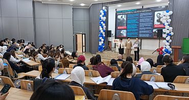 В Оше прошла лекция о «Школе молодого переводчика» и презентация выставки, посвящённой Михаилу Булгакову