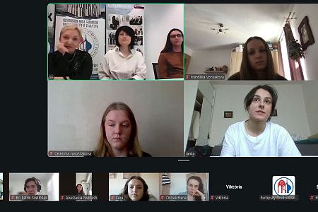 Видеомост объединил студентов и наставников в Братиславе