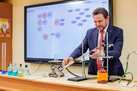 Кишинёв пытается осложнить преподавание и использование русского языка, заявили в МИД РФ