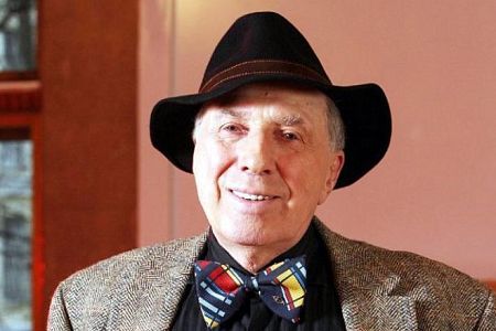 Человек, которого сбивает ветер