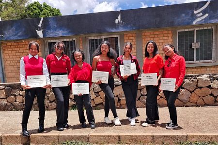 На Мадагаскаре вручили сертификаты 95 выпускникам Кабинета Русского мира